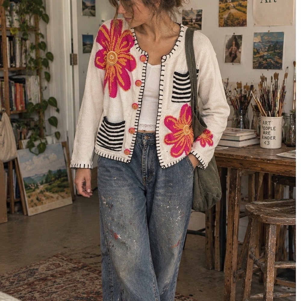 Vintage Women's Floral Cardigan White Embroidered Knit Sweater Art Teacher- S